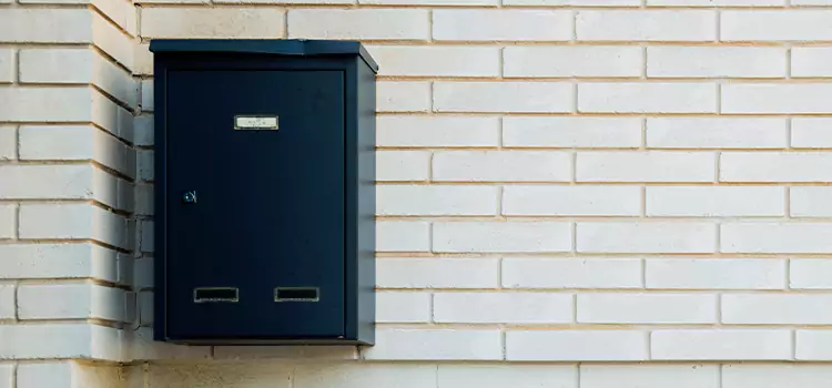 Mailbox Lock Repair Dyer